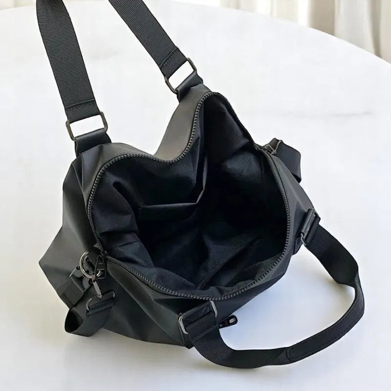 Bolsa Deportivo y de Viaje de Nylon para Mujer: Espacioso, Elegante y Versátil