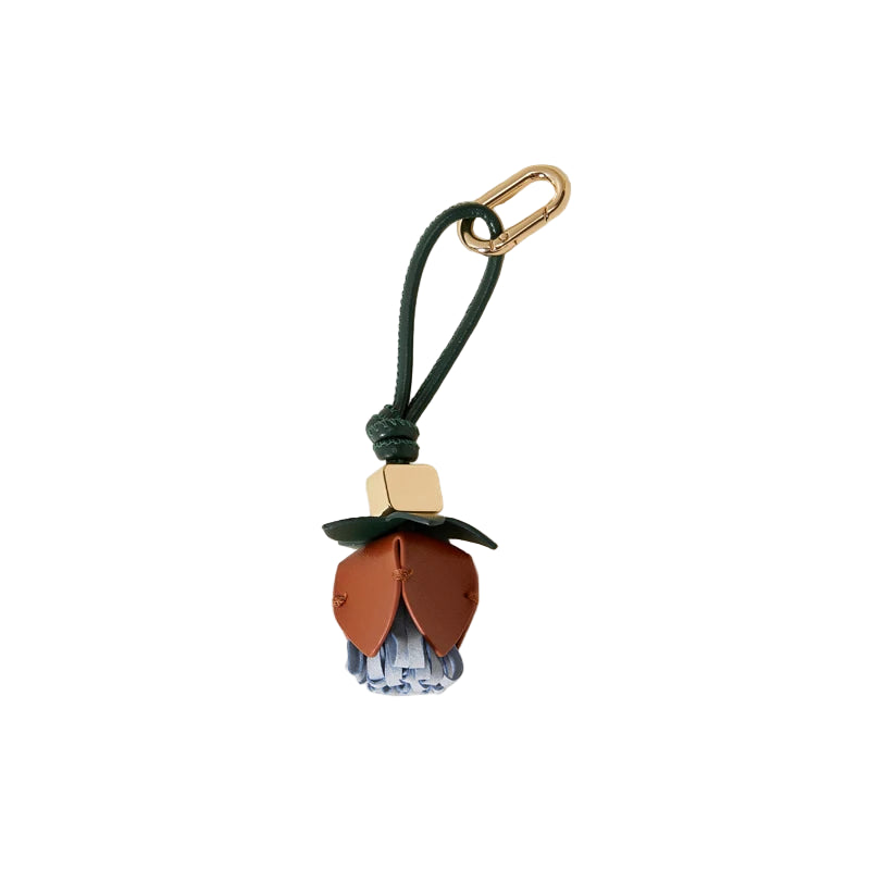 Charm de Cuero con Diseño de Flores – Accesorio Elegante para Bolsos