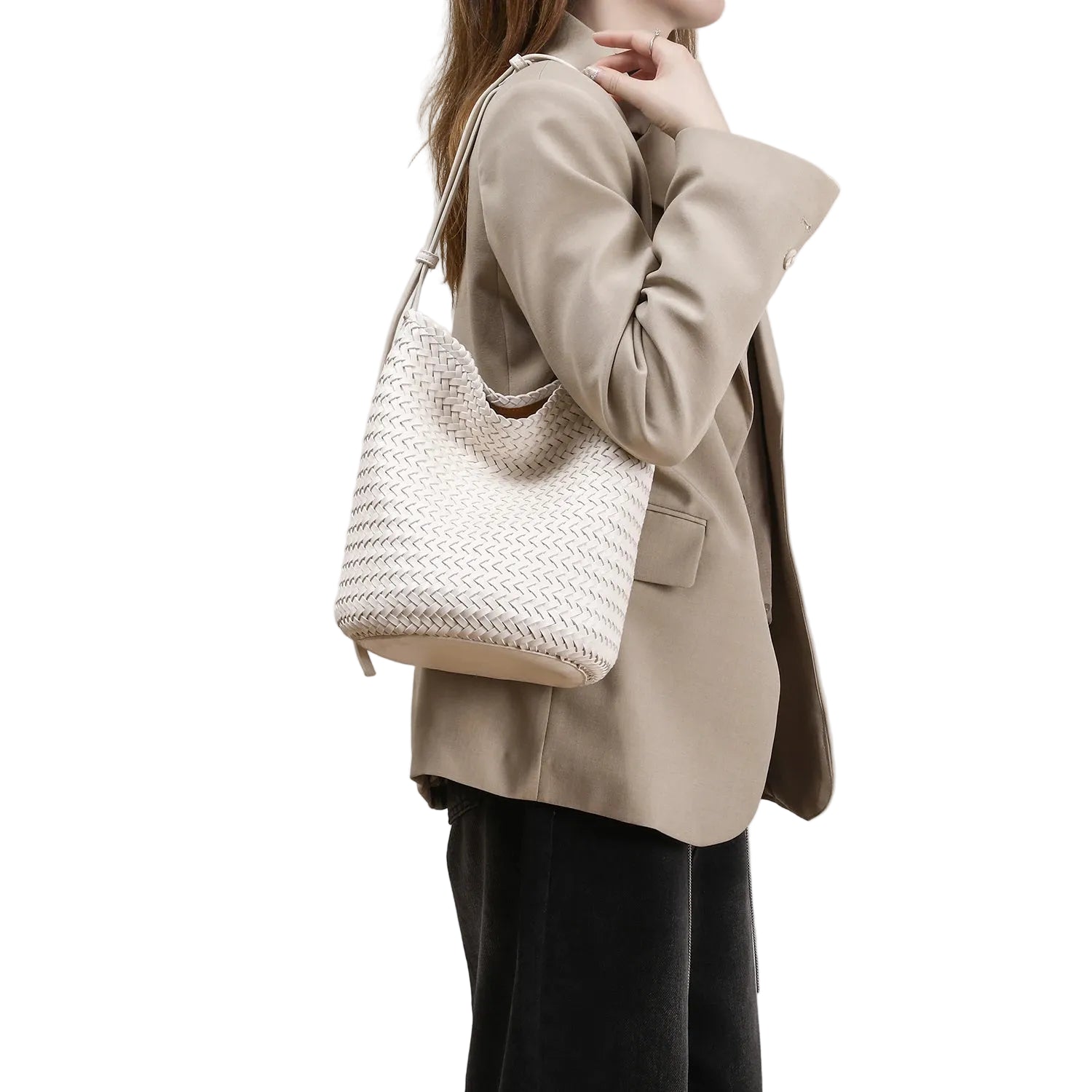 Bolso Bucket de Ratán Trenzado – Diseño Artesanal Vintage y Lujo Natural