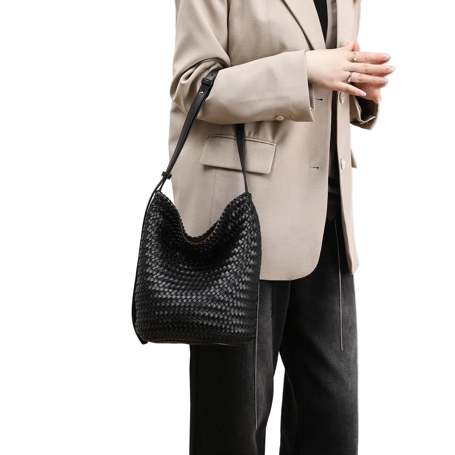 Bolso Bucket de Ratán Trenzado – Diseño Artesanal Vintage y Lujo Natural