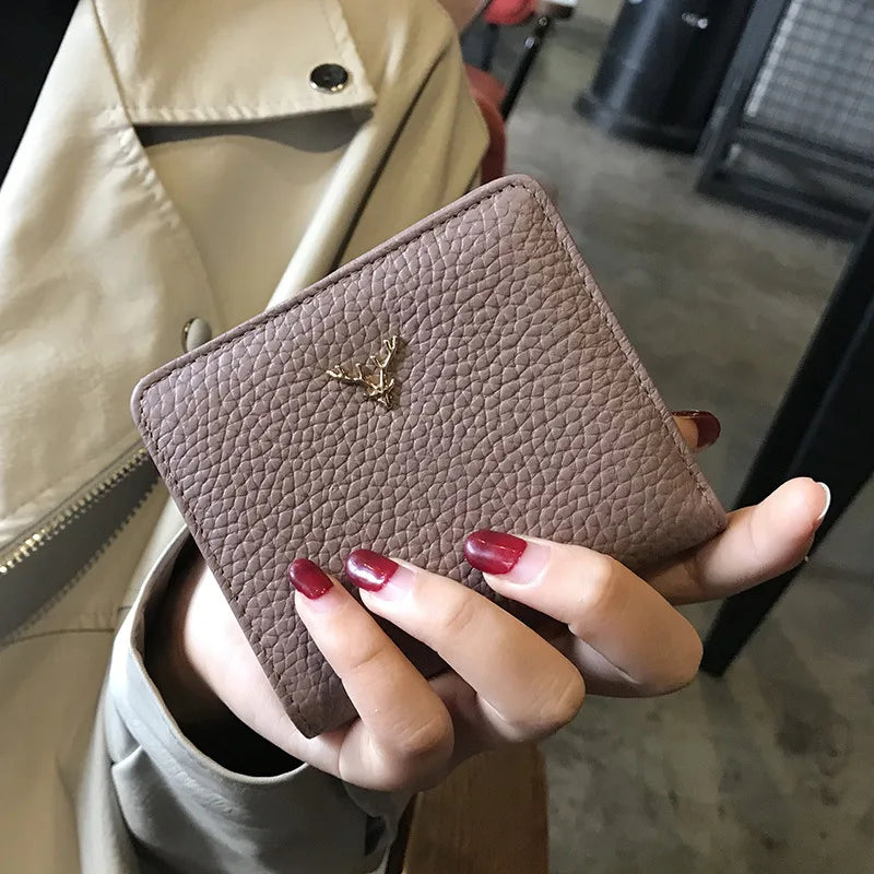 Cartera Corta de Piel de Vaca con Botón de Ciervo - Morado oscuro
