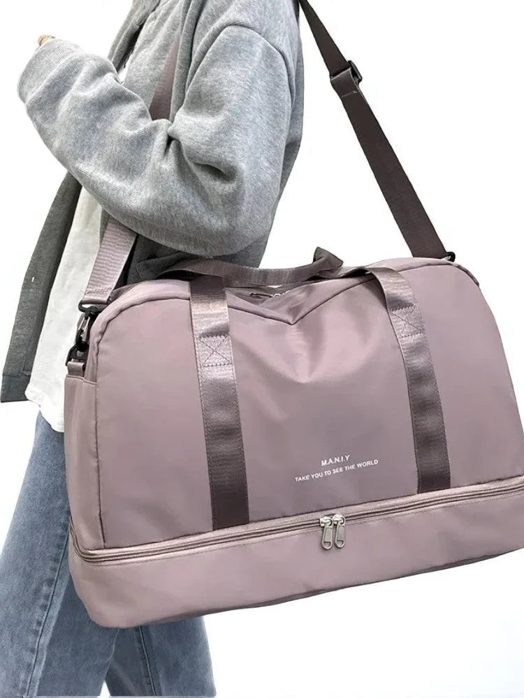 Bolsa de Viaje Rosa de Nylon para Mujer – Ligero, Espacioso y Sofisticado