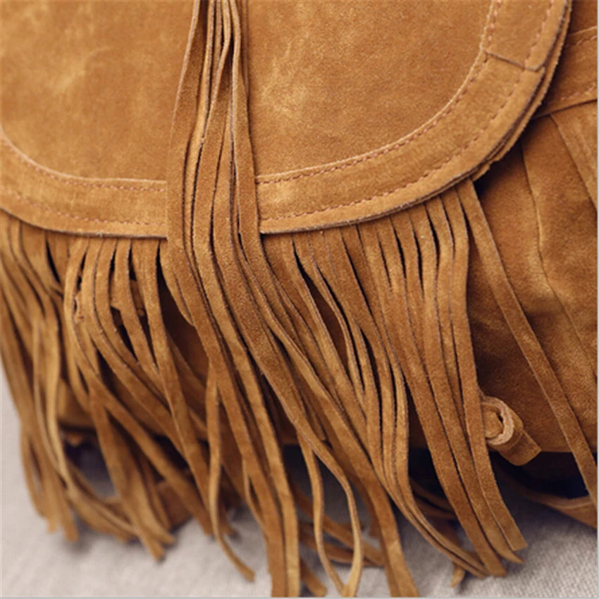 Mochila Fashion de PU con Flecos – Versátil, Chic y Funcional