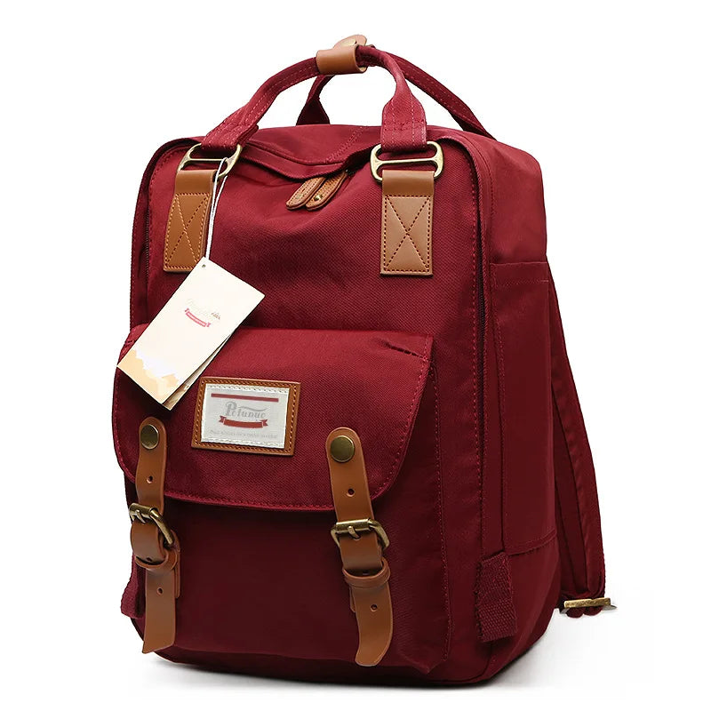 Mochila Impermeable Roja para Mujer: Estilo y Versatilidad de Alta Gama