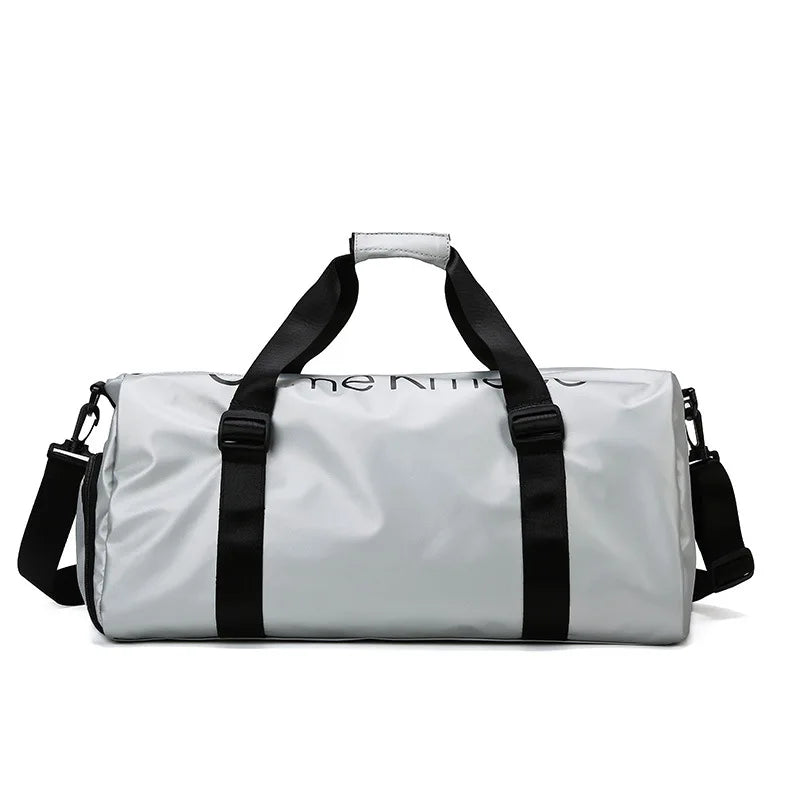 Bolsa Duffel Deportiva Plata: Estilo Metalizado, Impermeable y con Zapatero