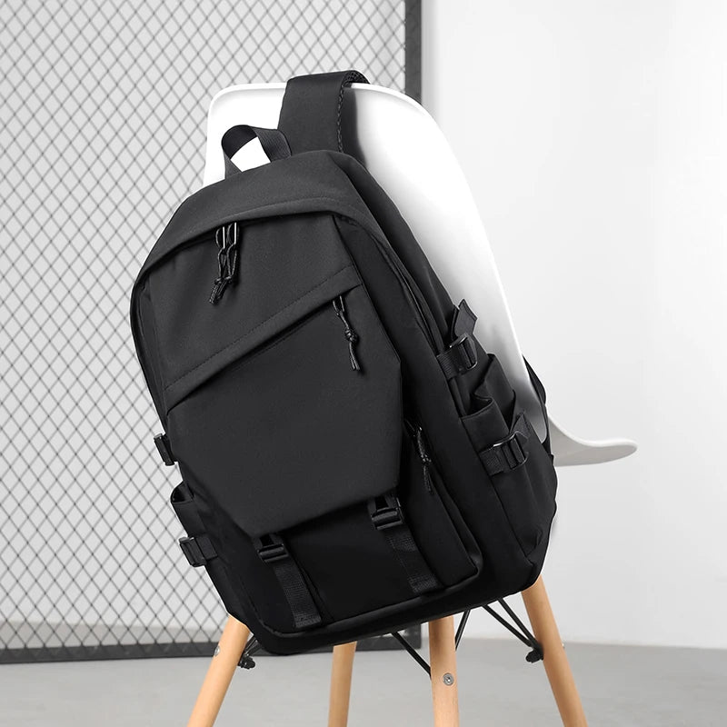 Mochila de Poliéster Impermeable para Mujer – Ligera, Moderna y Funcional