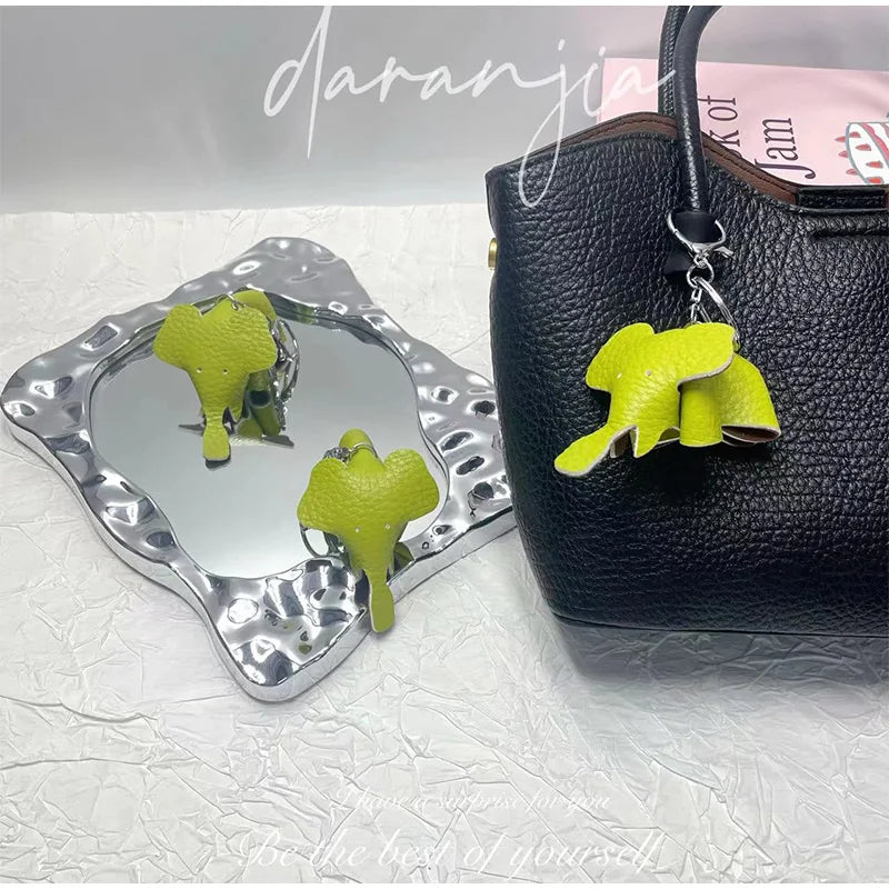 Charm Flores Cuero para Bolso – Accesorio Floral Romántico