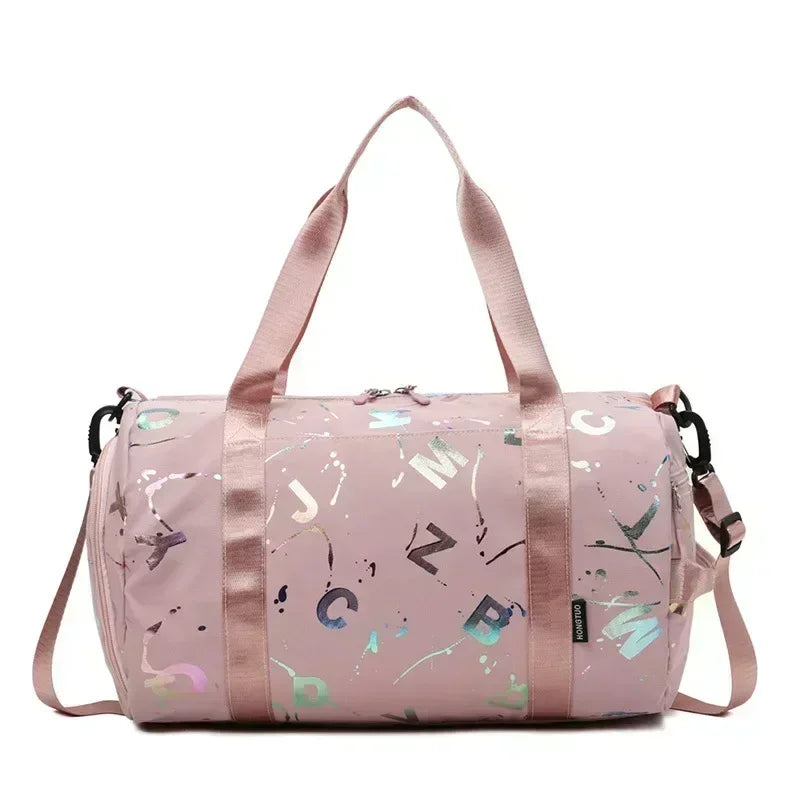 Bolsa Deportiva con Estampado Urbano – Rosa Vibrante