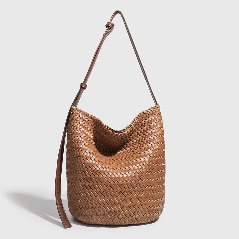 Bolso Bucket de Ratán Trenzado – Diseño Artesanal Vintage y Lujo Natural