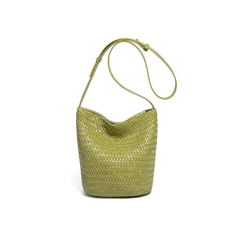 Bolso Bucket de Ratán Trenzado – Diseño Artesanal Vintage y Lujo Natural
