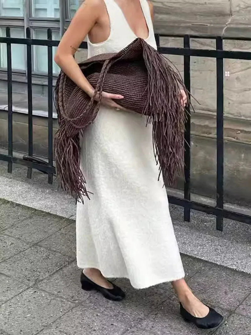 Bolso Tote XL de Paja Tejida – Diseño con Flecos Laterales y Estilo Boho Chic