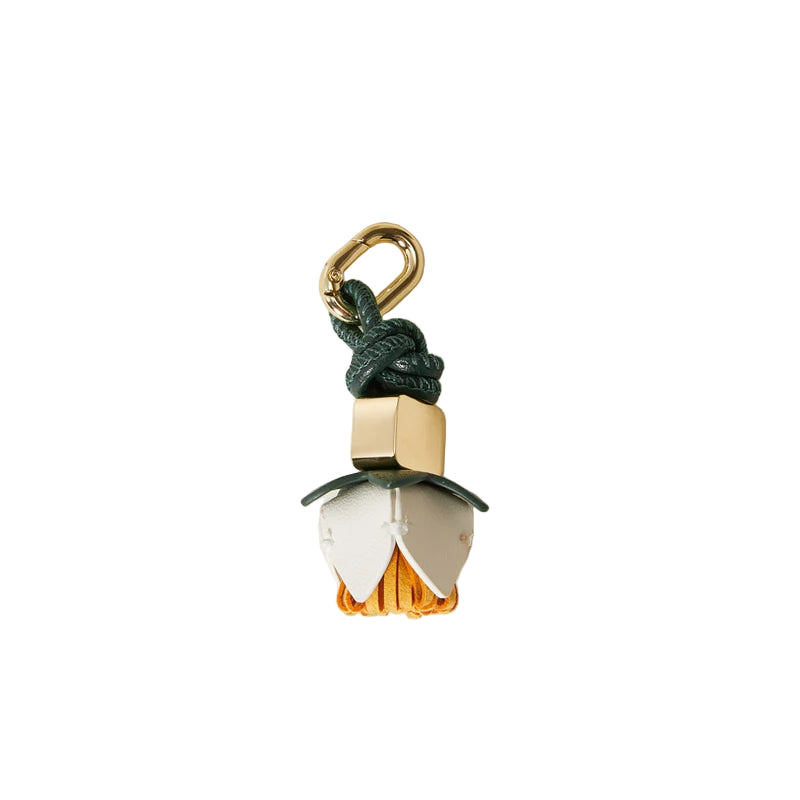 Charm de Cuero con Diseño de Flores – Accesorio Elegante para Bolsos
