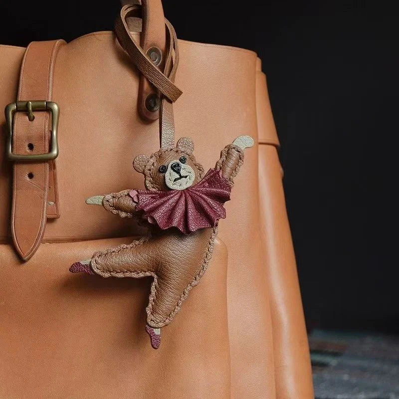 Charm Osito Bailarina Ballet Cuero – Accesorio Romántico Artesanal