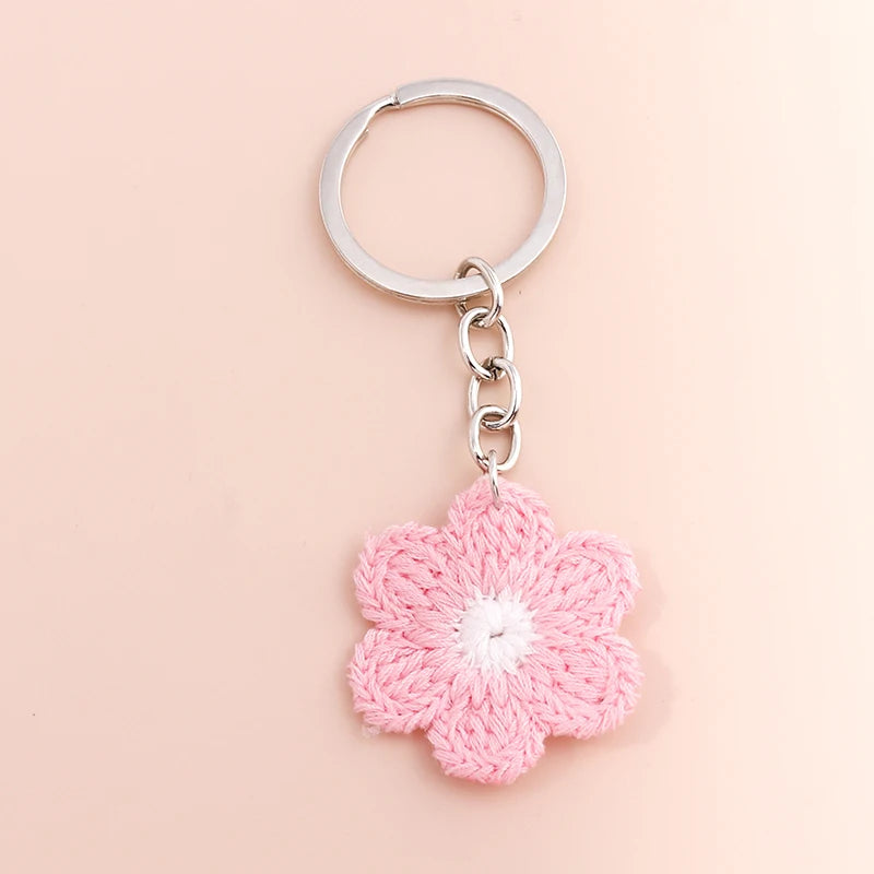 Llavero de Flor de Sakura en Esmalte Lila: Elegancia Japonesa