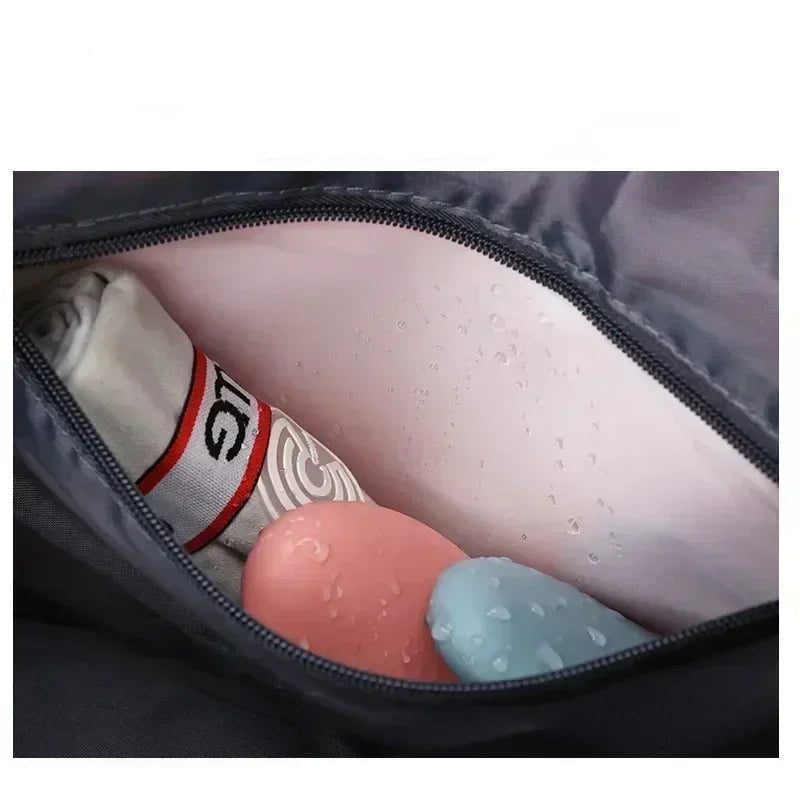Bolsa Deportiva Unisex Blanca de Nylon – Limpia, Funcional y Resistente