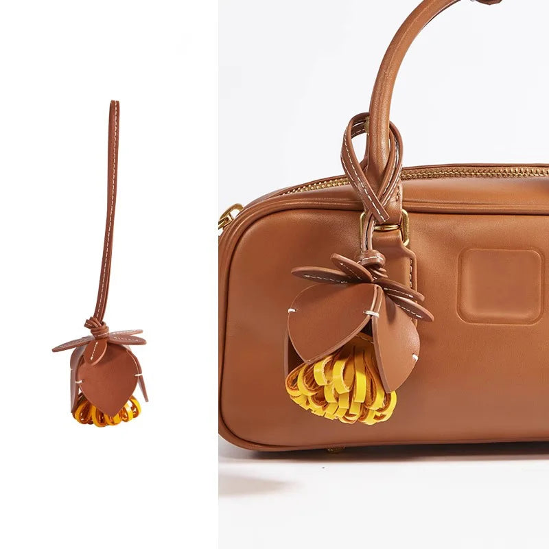 Charm Pompón Premium para Bolso – Accesorio Glamuroso y Esponjoso